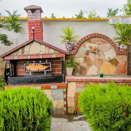 Lizas House σπίτι μπροστά στη θάλασσα, ιδιόκτητη μονοκατοικία * Loutra Elevtheron