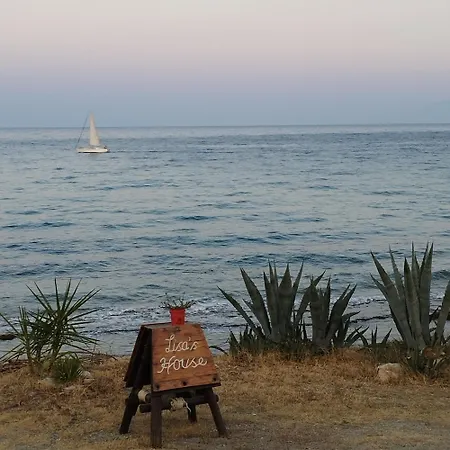 Dom wakacyjny Lizas House σπίτι μπροστά στη θάλασσα, ιδιόκτητη μονοκατοικία *