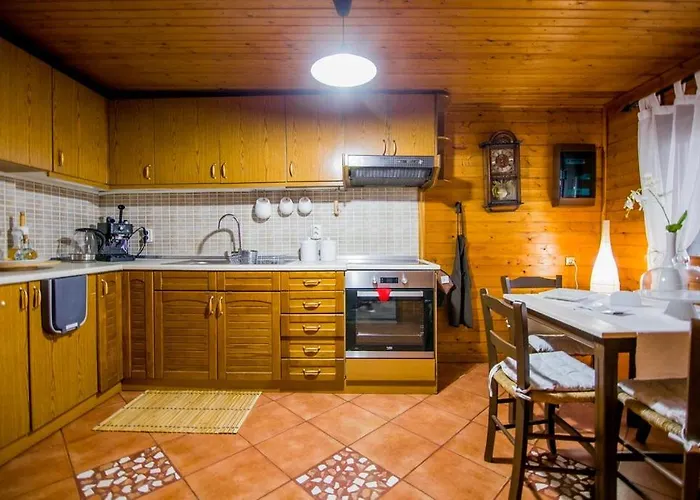 Tatil Evi Lizas House σπίτι μπροστά στη θάλασσα, ιδιόκτητη μονοκατοικία Loutra Elevtheron
